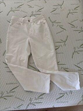 Old Navy White Straight-Leg Jeans — Clean Everyday Denim